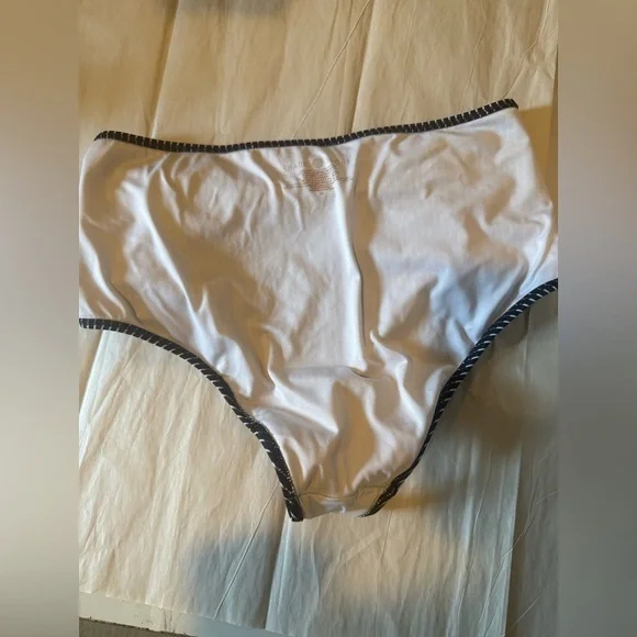 Black and White Striped Bikini Set - Picture 16 of 16